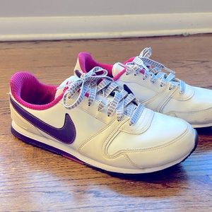 Nike tennis shoes